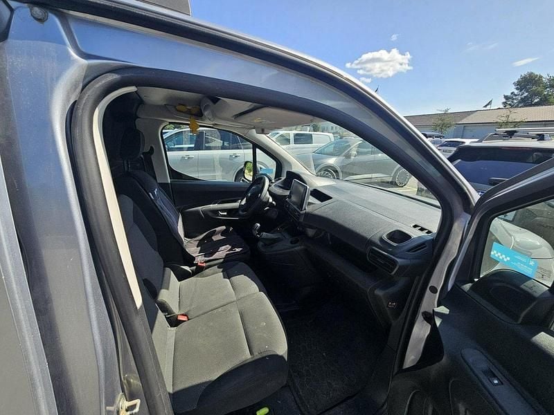 Grå Begagnad 2019 Peugeot Partner Minibuss | 100 000 kr (Superpris) - Bild 1/2