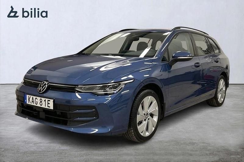 Begagnad VW Golf VIII Life 151 HK (111 kW) 2024 Mörkblå Kombi