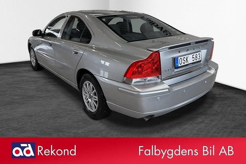 Begagnad Volvo S60 170 HK (125 kW) 2008 Silver Sedan