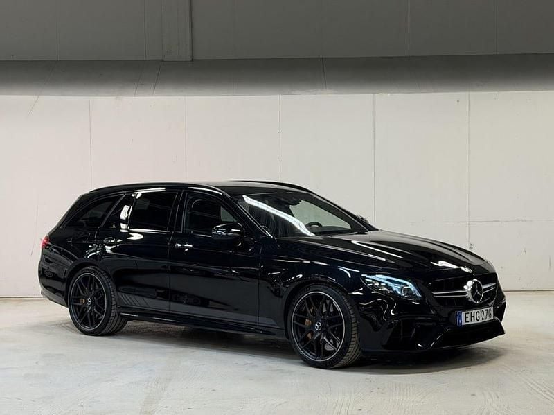 Begagnad Mercedes E63S AMG AMG 612 HK (450 kW) 2018 Obsidian svart metallic