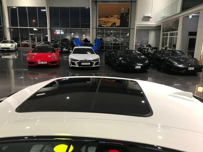 Begagnad BMW M235 M Performance 306 HK (225 kW) 2020 Vit/svart läder Sedan