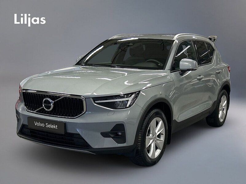 Grå Begagnad 2023 Volvo XC40 Core SUV | 309 000 kr (Superpris) - Bild 1/3