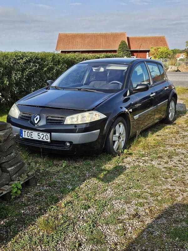 Svart Begagnad 2003 Renault Mégane II Halvkombi | 4 000 kr (Superpris) - Bild 1/1