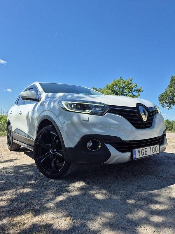 Vit Begagnad 2017 Renault Kadjar LIMITED SUV | 99 000 kr (Bra pris) - Bild 1/4