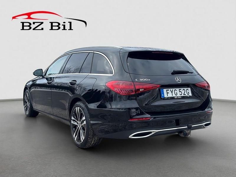 Begagnad Mercedes C300 Avantgarde 313 HK (230 kW) 2023 Svart
