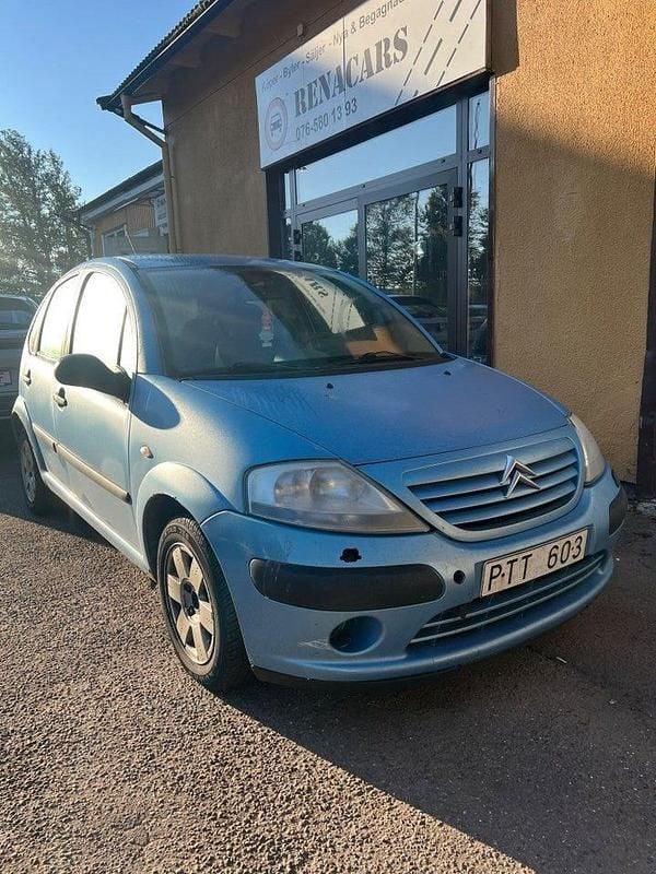 Ljusblå Begagnad 2002 Citroën C3 Halvkombi | 8 900 kr (Marknadspris) - Bild 1/4