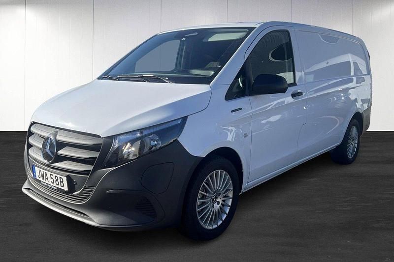 Vit (white) Begagnad 2024 Mercedes e-Vito Van | 562 375 kr - Bild 1/4