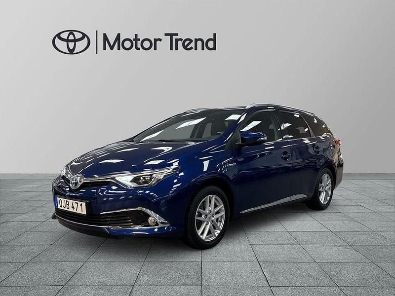 Begagnad Toyota Auris Touring Sports Executive 137 HK (100 kW) 2017 Blå Kombi