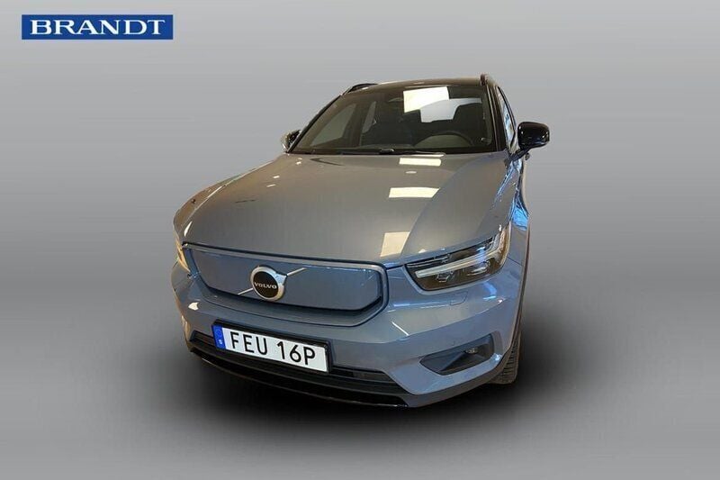 Grå Begagnad 2022 Volvo XC40 Plus SUV | 339 900 kr - Bild 1/4