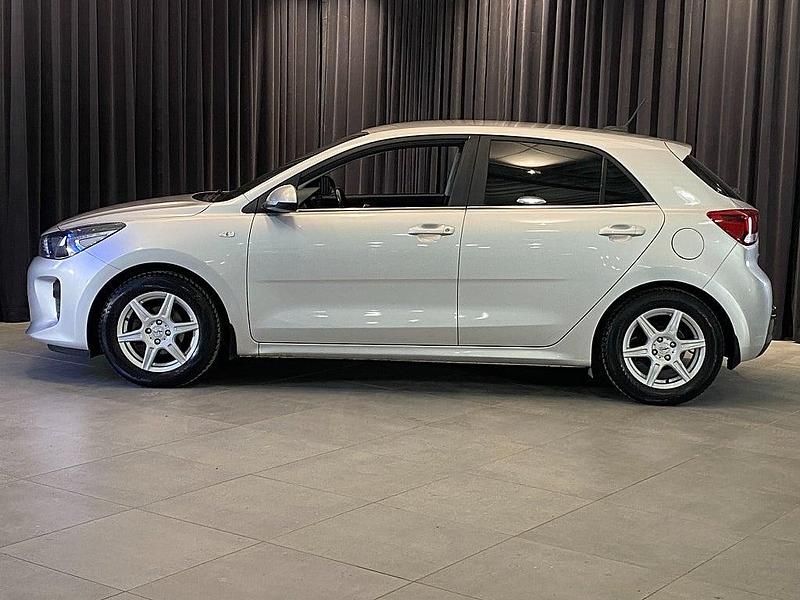 Begagnad Kia Rio 84 HK (61 kW) 2017 Grå Halvkombi