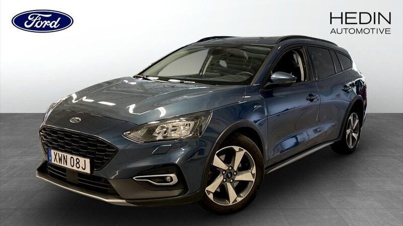 Blå (blue) Begagnad 2022 Ford Focus Active Kombi | 204 900 kr (Marknadspris) - Bild 1/4