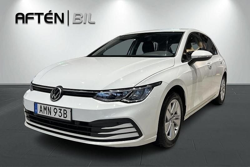 Begagnad VW Golf VIII 150 HK (110 kW) 2020 Vit Halvkombi
