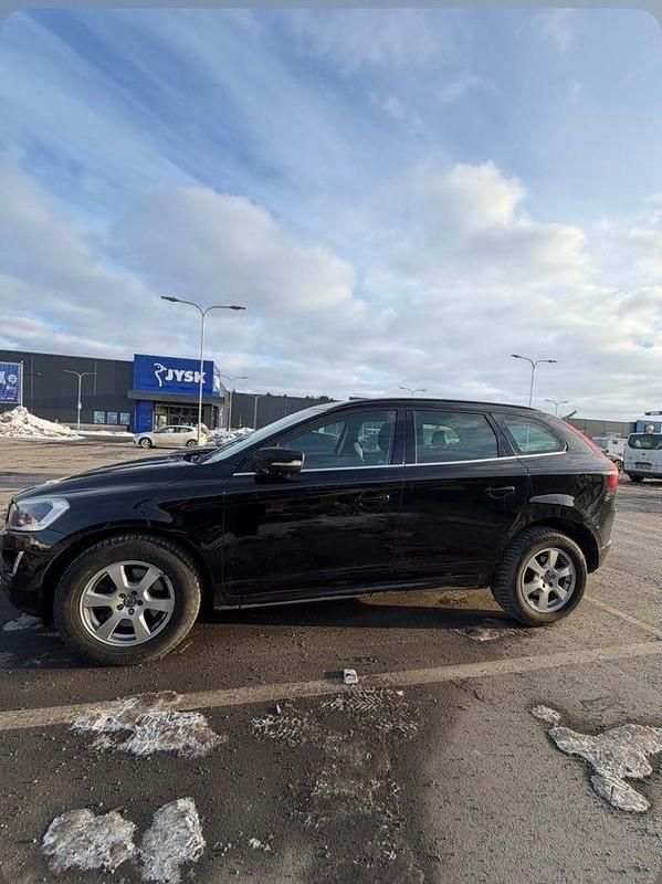 Begagnad Volvo XC60 181 HK (133 kW) 2015 Svart SUV
