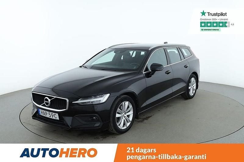 Svart Begagnad 2021 Volvo V60 Momentum Kombi | 291 000 kr (Marknadspris) - Bild 1/4