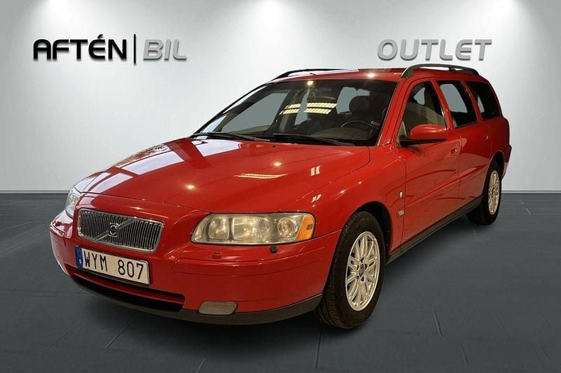 Röd Begagnad 2005 Volvo V70 Kombi | 29 900 kr (Marknadspris) - Bild 1/3