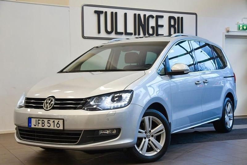 Begagnad VW Sharan 150 HK (110 kW) 2016 Silver Minibuss