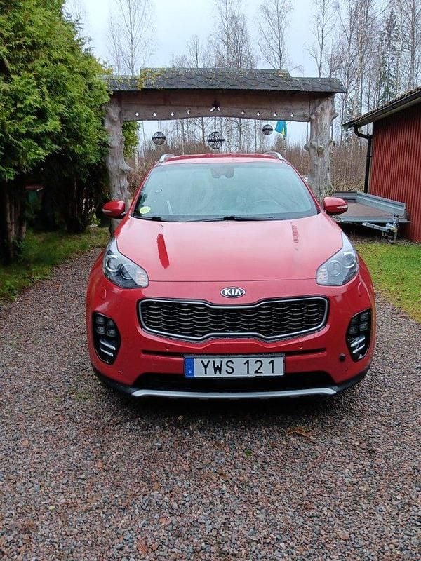 Röd Begagnad 2017 Kia Sportage GT-Line SUV | 186 000 kr (Marknadspris) - Bild 1/4