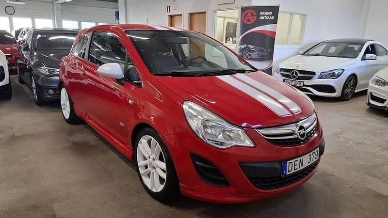 Begagnad Opel Corsa OPC 101 HK (74 kW) 2011 Röd Halvkombi