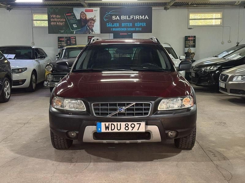 Röd Begagnad 2004 Volvo XC70 Summum SUV | 69 900 kr (Dyr) - Bild 1/4