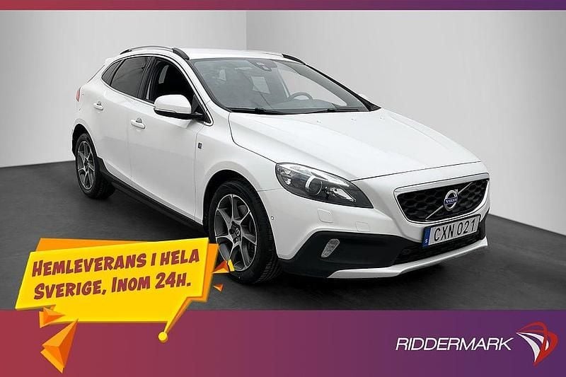 Vit Begagnad 2014 Volvo V40 Ocean Race Halvkombi | 188 800 kr (Marknadspris) - Bild 1/3