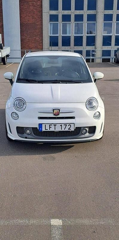Vit Begagnad 2016 Abarth 595 Turismo Halvkombi | 137 000 kr (Superpris) - Bild 1/4