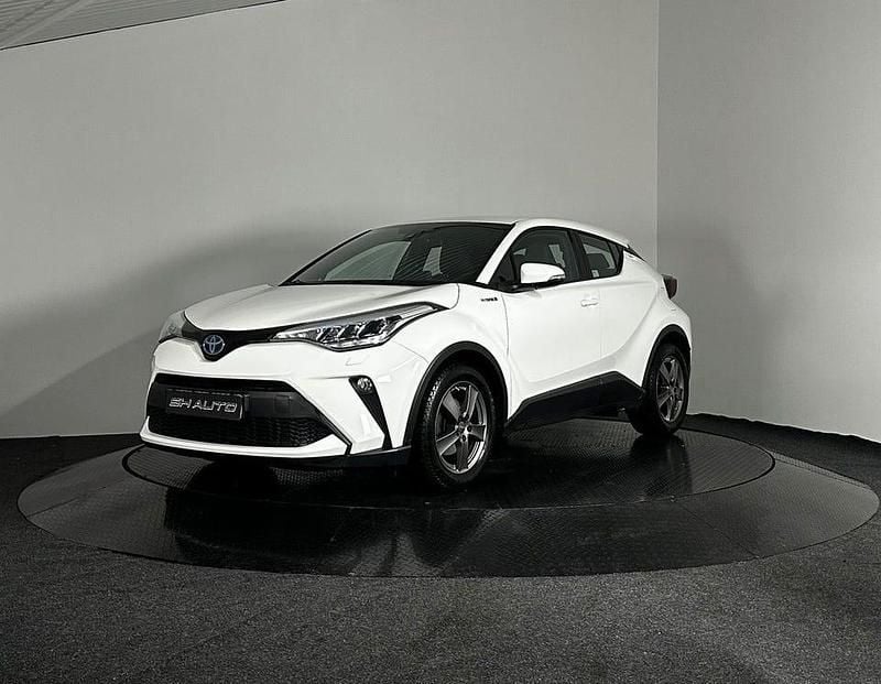 Vit Begagnad 2020 Toyota C-HR Active SUV | 219 900 kr (Marknadspris) - Bild 1/4