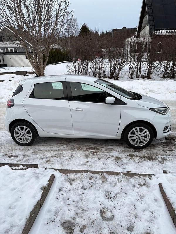 Begagnad Renault Zoe 80 kW (109 HK) 2022 Vit Halvkombi