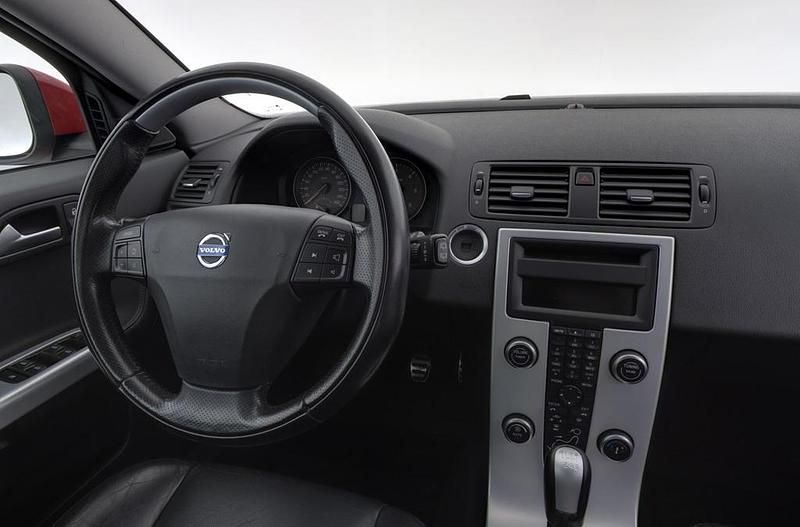 Begagnad Volvo V50 115 HK (84 kW) 2011 Röd Kombi