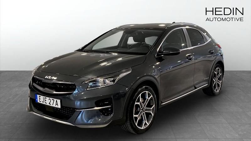 Grå (grey) Begagnad 2022 Kia XCeed Advance SUV | 249 900 kr (Marknadspris) - Bild 1/4