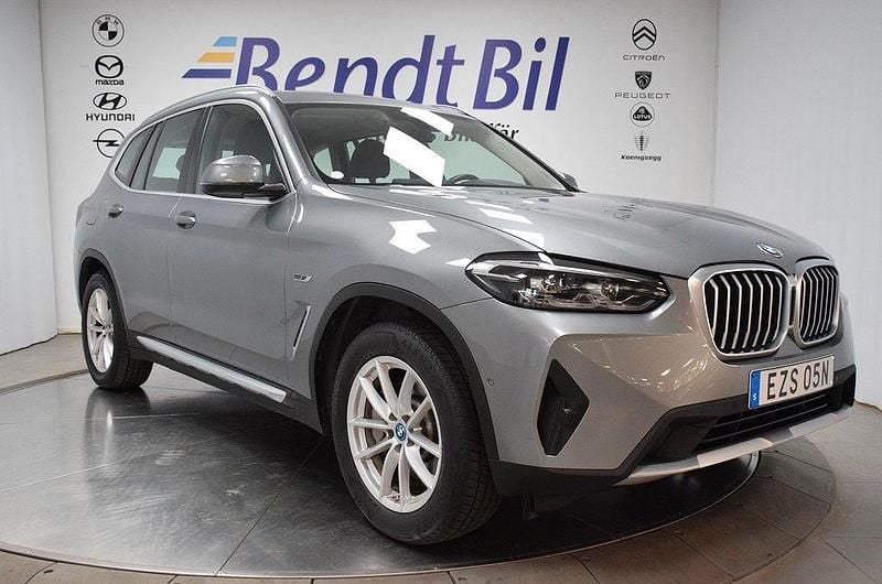 Grå Begagnad 2022 BMW X3 SUV | 419 500 kr (Superpris) - Bild 1/3
