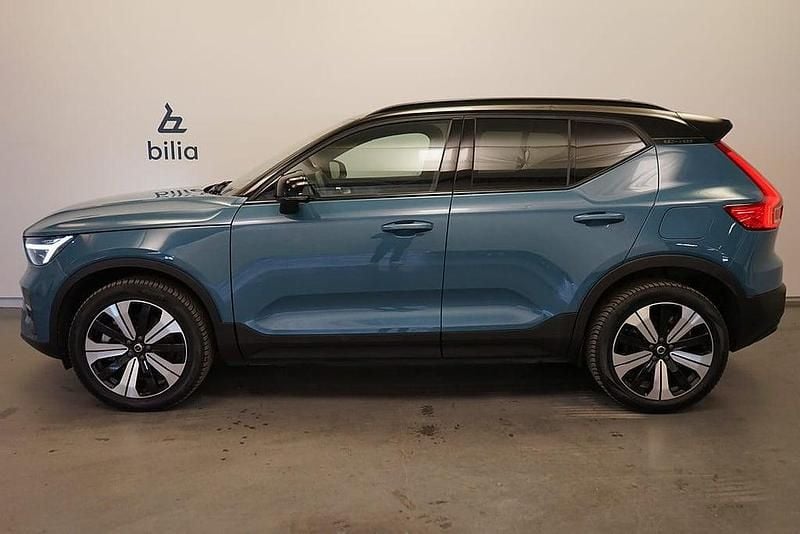 Begagnad Volvo XC40 Ultimate 175 kW (238 HK) 2022 Blå SUV