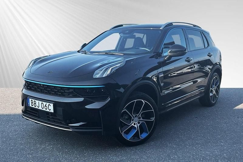 Svart Begagnad 2023 Lynk & Co 01 SUV | 309 800 kr (Marknadspris) - Bild 1/4
