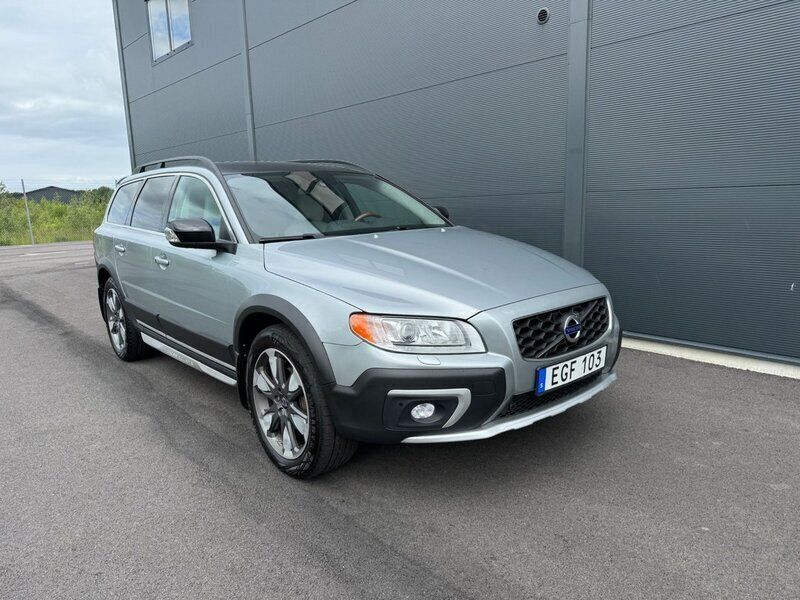 Silver Begagnad 2014 Volvo XC70 Summum SUV | 209 900 kr (Marknadspris) - Bild 1/4
