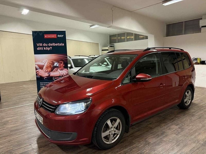 Röd Begagnad 2012 VW Touran Minibuss | 89 900 kr (Marknadspris) - Bild 1/4