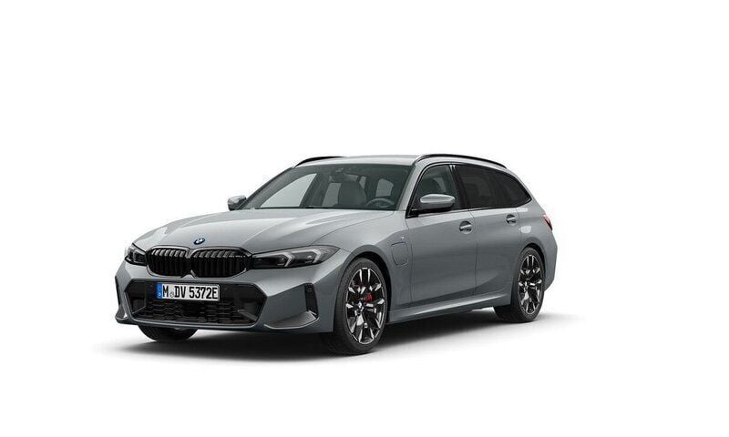 Skyscraper grey metallic Ny 2025 BMW 330e M Sport Kombi | 684 500 kr - Bild 1/4