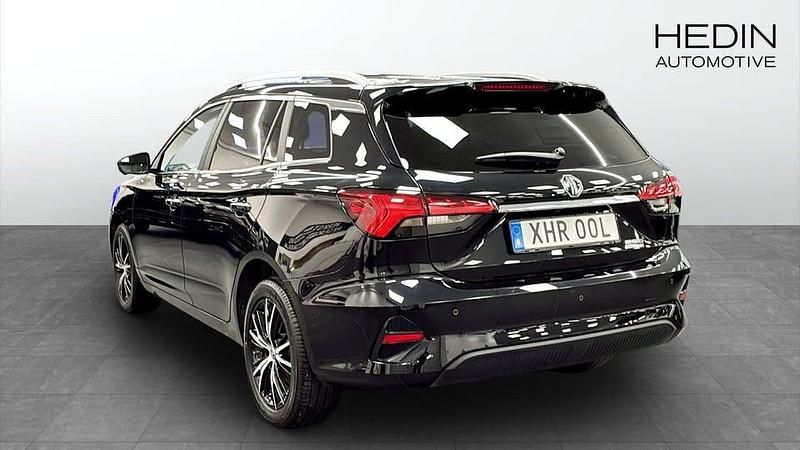 Begagnad MG MG5 EV Luxury 130 kW (177 HK) 2022 Svart Kombi