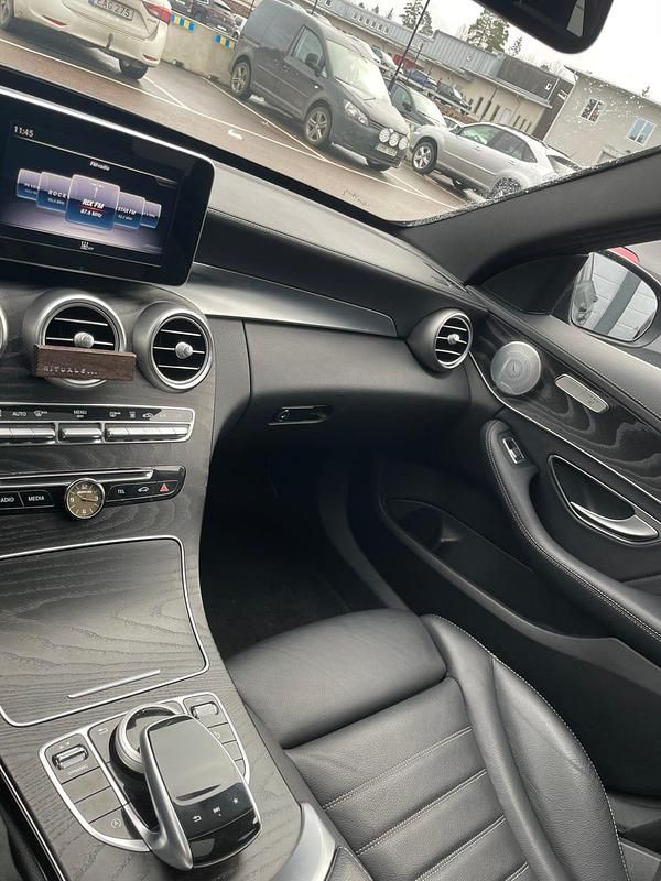 Begagnad Mercedes C220 170 HK (125 kW) 2018