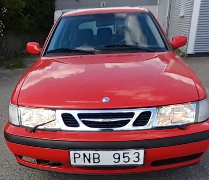 Röd Begagnad 2003 Saab 9-3 Halvkombi | 24 900 kr (Marknadspris) - Bild 1/4