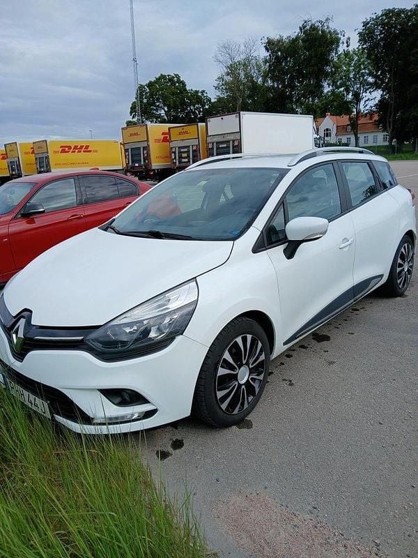 Vit Begagnad 2019 Renault Clio GrandTour Kombi | 88 200 kr (Superpris) - Bild 1/4