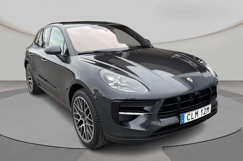 Grå Begagnad 2021 Porsche Macan GTS SUV | 759 900 kr (Dyr) - Bild 1/4