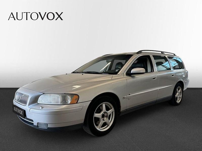 Ljusgrå Begagnad 2005 Volvo V70 Kinetic Kombi | 32 900 kr (Marknadspris) - Bild 1/4