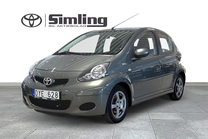 Begagnad Toyota Aygo 68 HK (50 kW) 2009 Grön Halvkombi