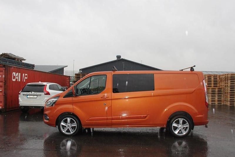 Begagnad Ford Transit Custom 170 HK (125 kW) 2020 Orange Van