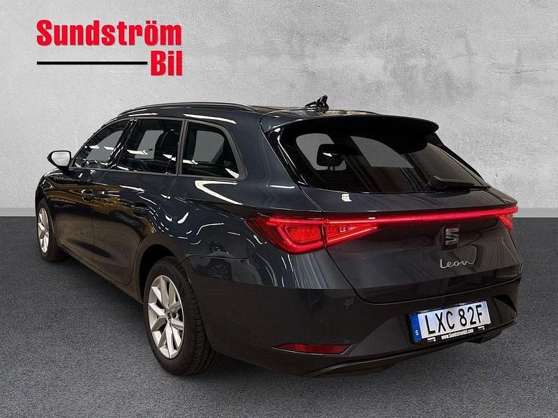 Begagnad Seat Leon ST Style 111 HK (81 kW) 2021 Grå Kombi