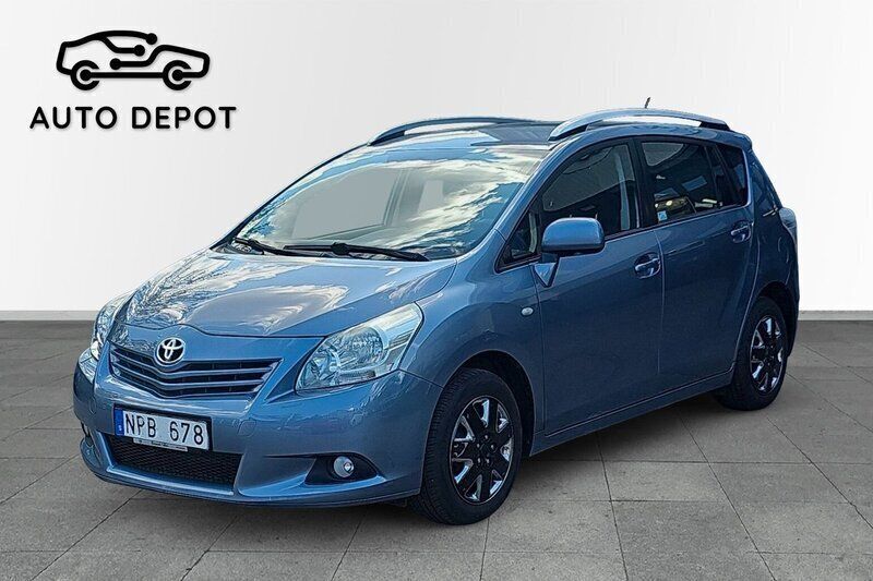Blå Begagnad 2010 Toyota Verso Minibuss | 79 000 kr (Marknadspris) - Bild 1/4