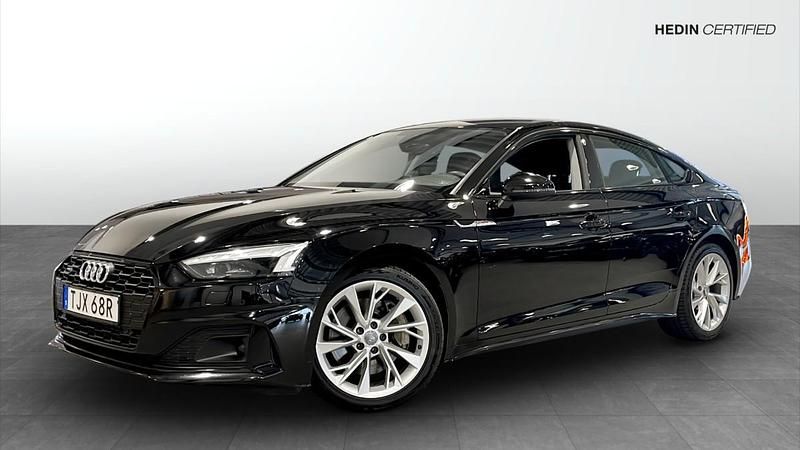 Svart (black) Begagnad 2020 Audi A5 Sportback Halvkombi | 319 900 kr (Marknadspris) - Bild 1/4