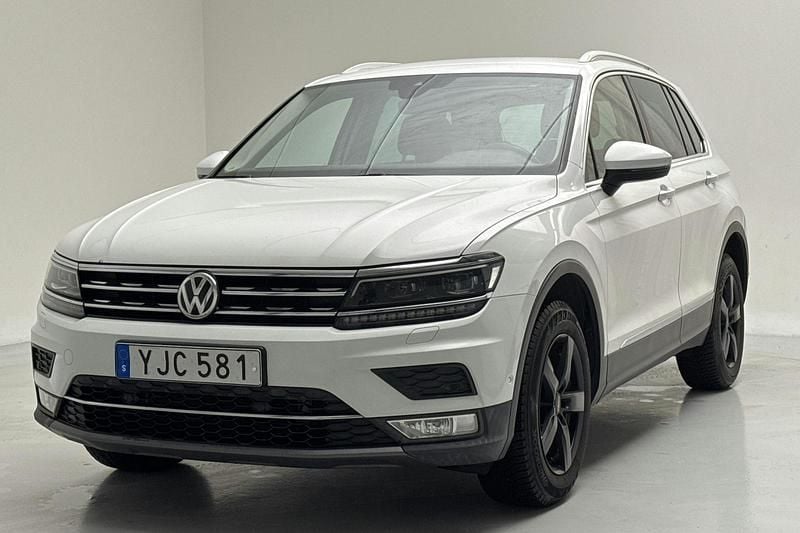 Vit Begagnad 2017 VW Tiguan Executive SUV | 189 000 kr (Bra pris) - Bild 1/4