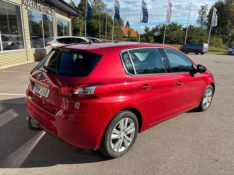 Begagnad Peugeot 308 Active 116 HK (85 kW) 2014 Röd Halvkombi