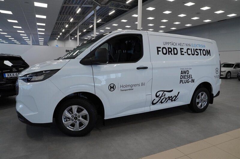 Vit Ny 2024 Ford Transit Trend Van | 714 750 kr - Bild 1/4