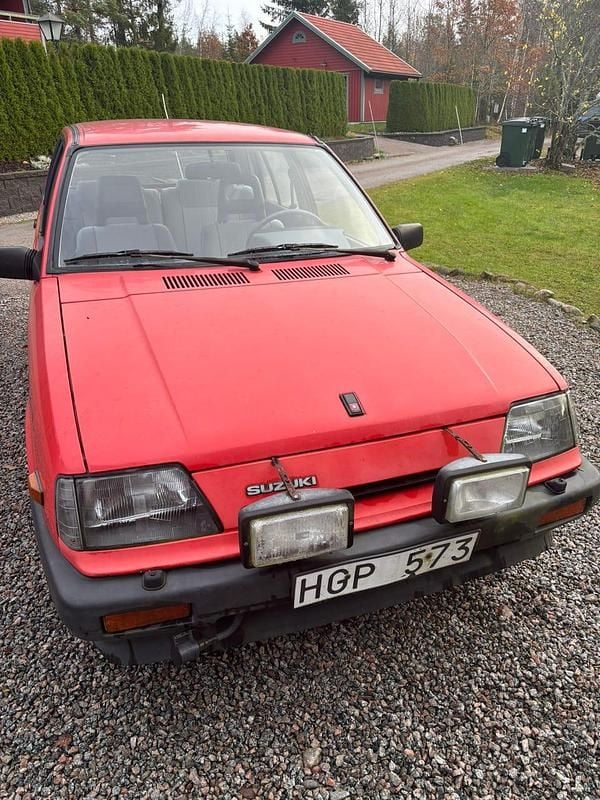 Begagnad 1988 Suzuki Swift Halvkombi | 20 000 kr - Bild 1/4